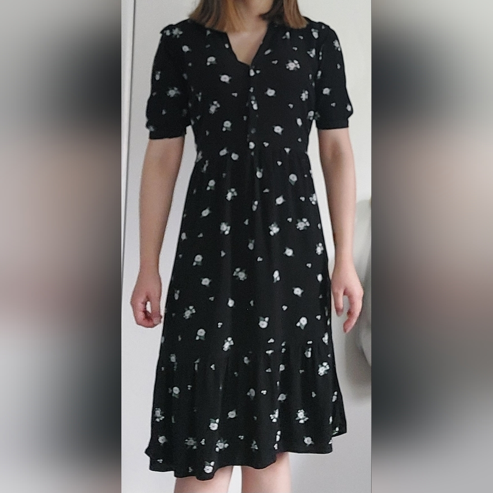 Old Navy Flowery Dress 🌼 Size XS